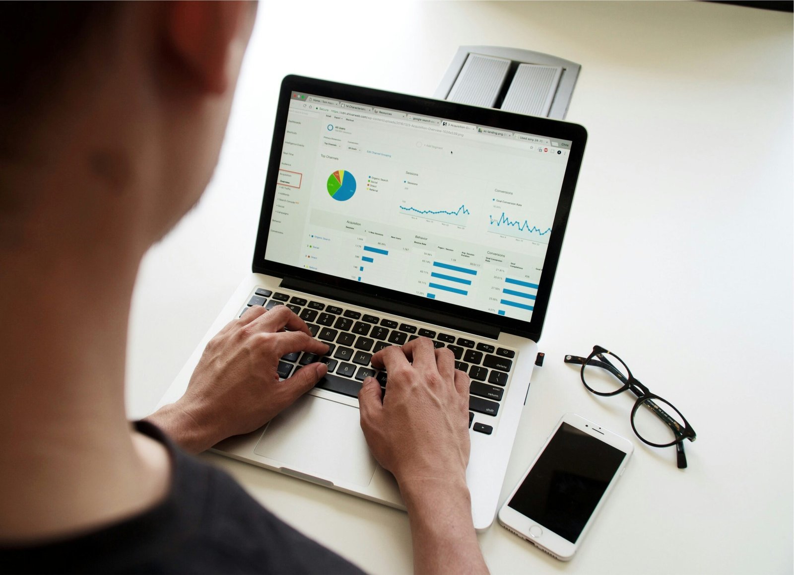 Google analytics dashboard showing inbound vs outbound recruitment marketing